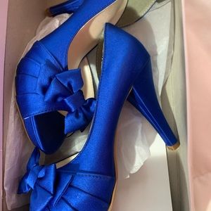 Woman’s bridesmaids shoes